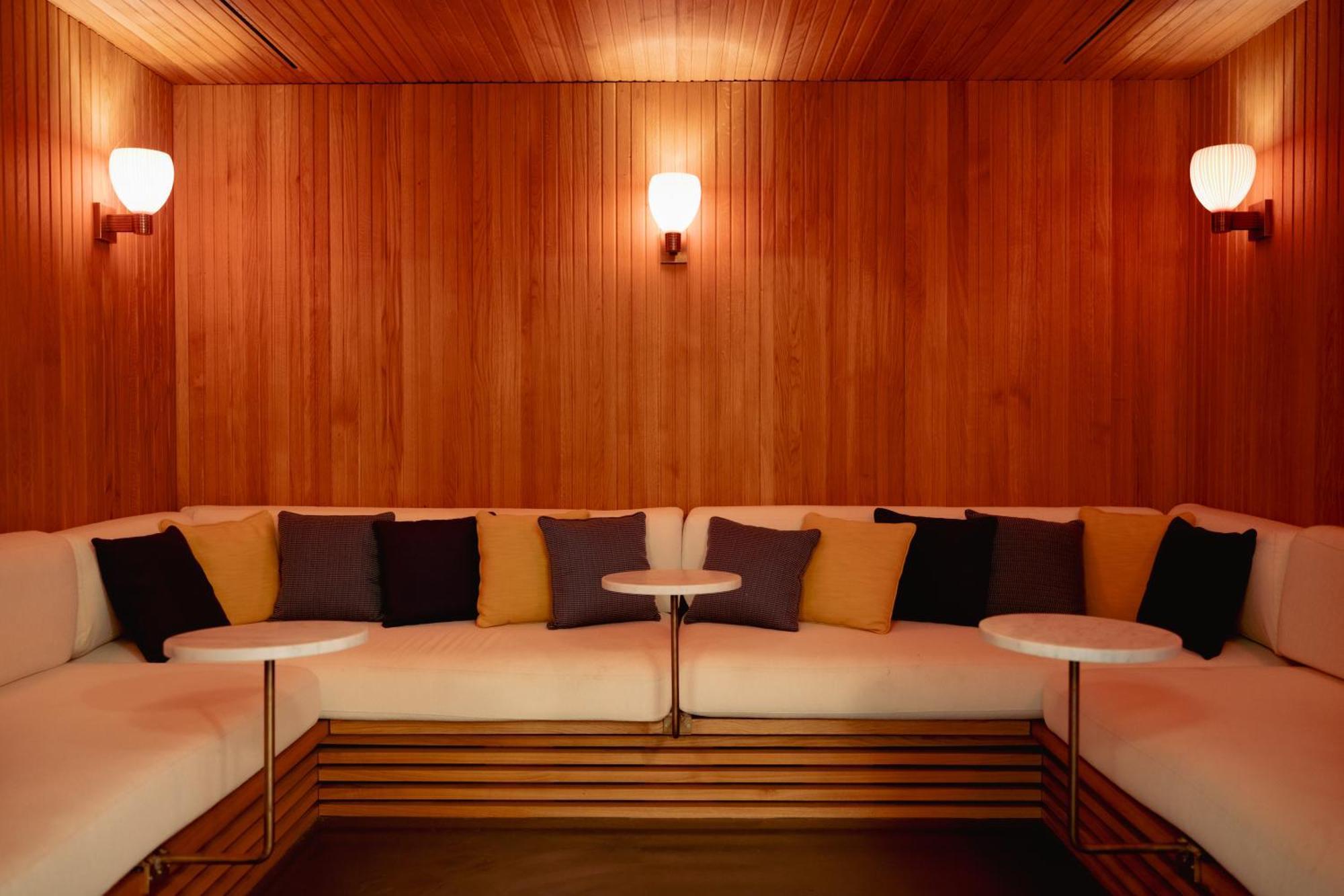 Twenty Eight Hotel 4*